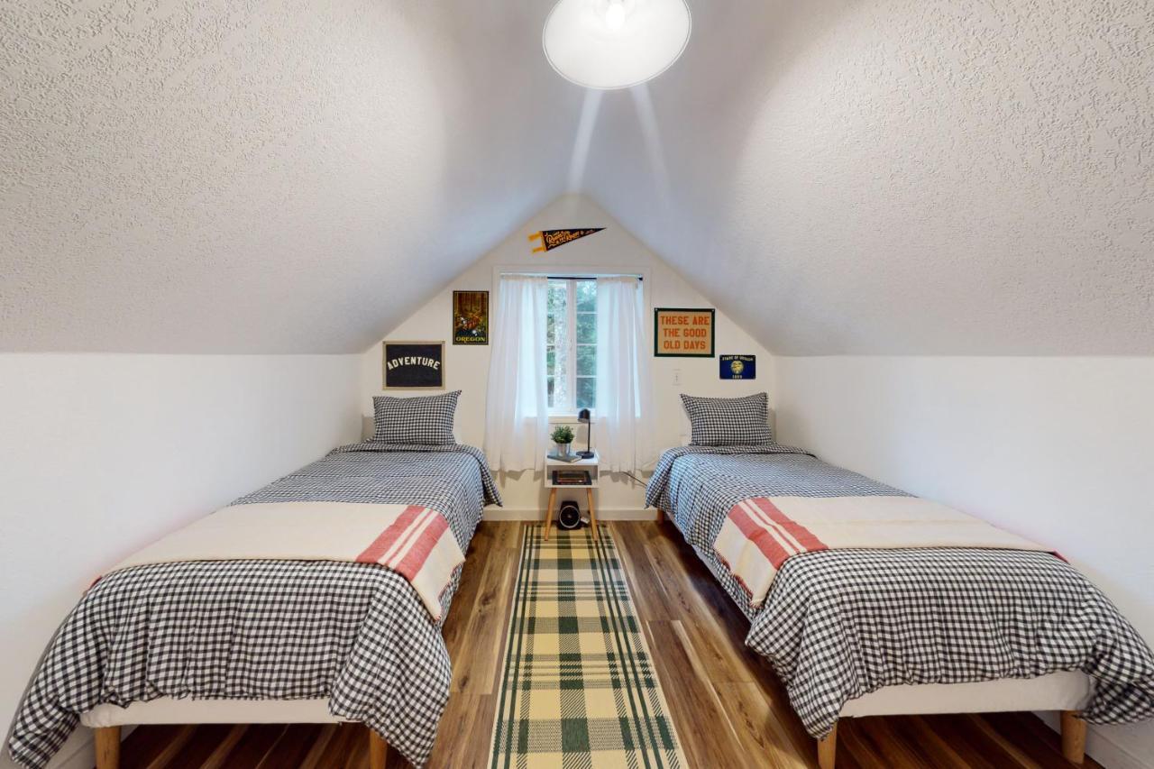 Treehouse By The Sea Villa Cape Meares Bagian luar foto